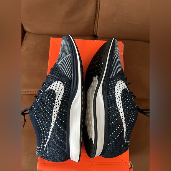 Nike Flynit Racers - Picture 6 of 6